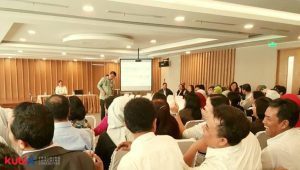 Seminar Motivasi di Bank J Trust Indonesia