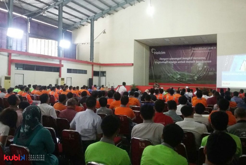 Seminar Motivasi di Holcim Indonesia